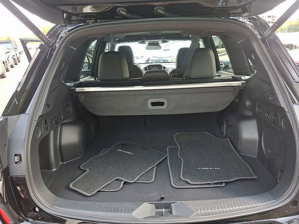 Used 2025 Subaru Forester Limited image 26