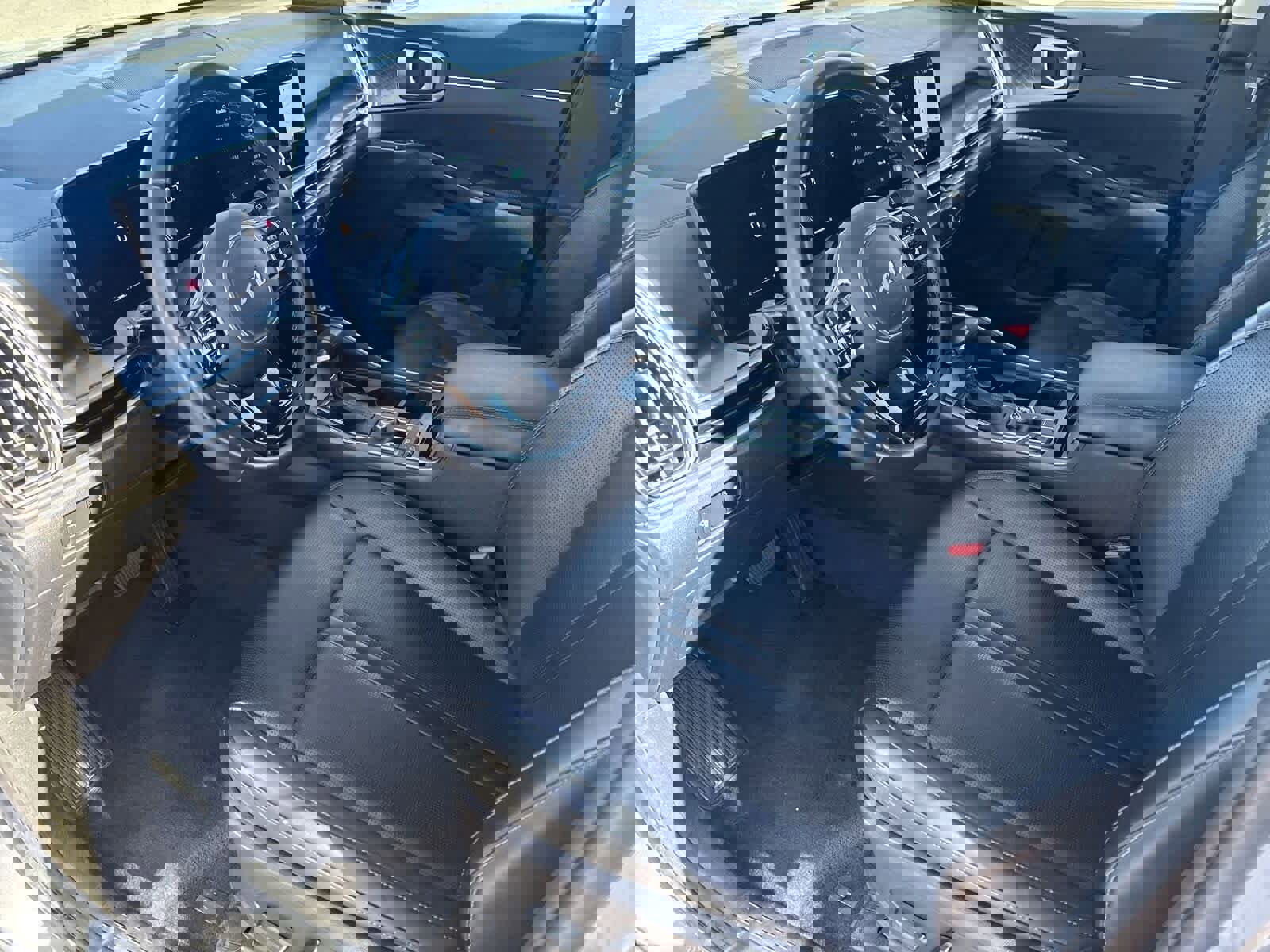 Used 2024 Kia Sorento S image 16