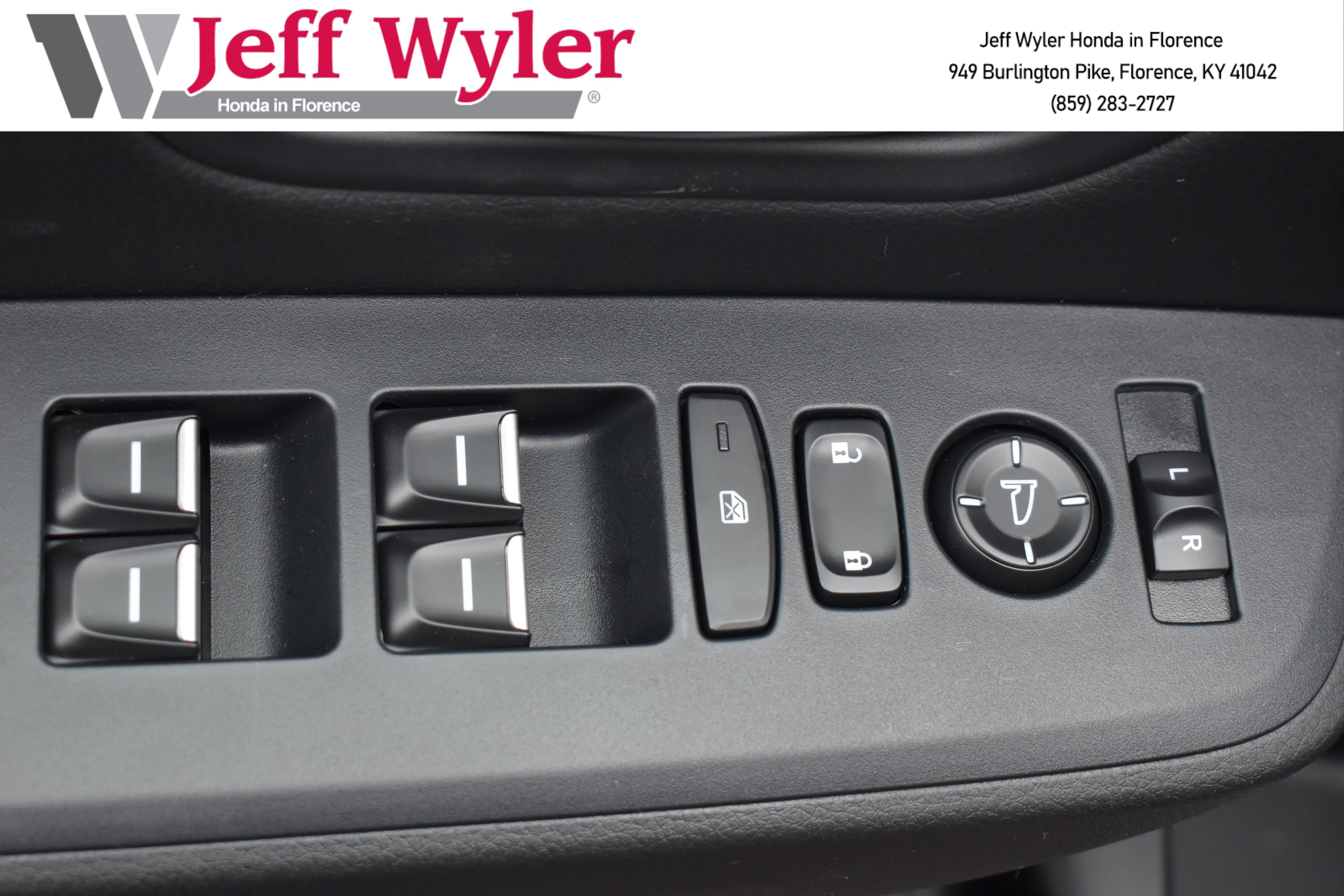 New 2025 Honda Pilot Touring image 12