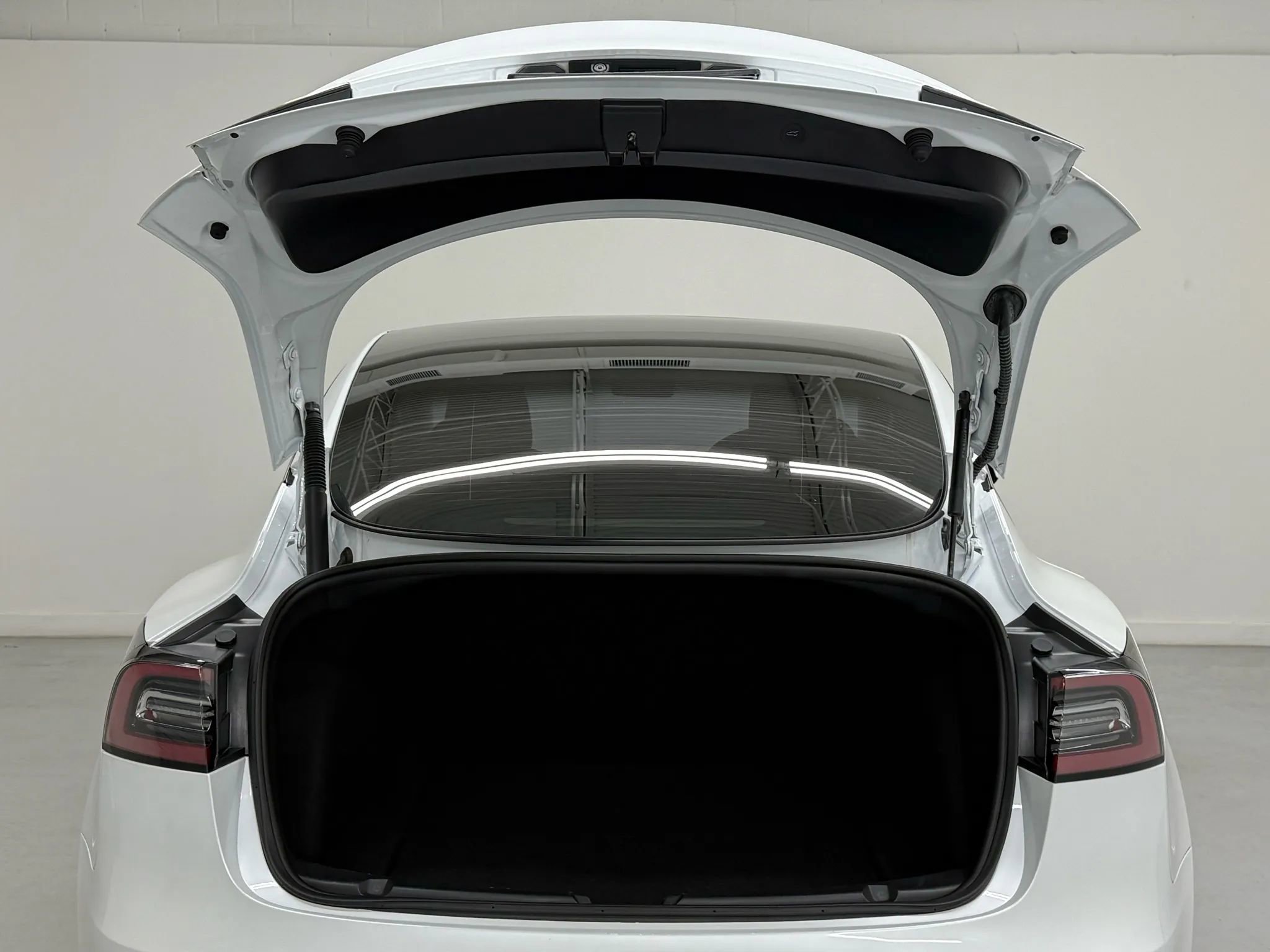Used 2022 Tesla Model 3 Long Range image 37