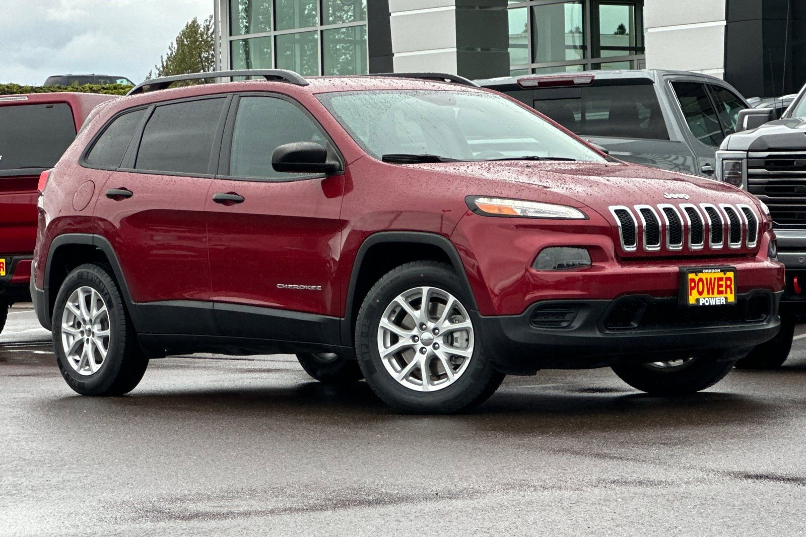 Used 2017 Jeep Cherokee Sport w/ Cold Weather Group AWD/4WD image 2