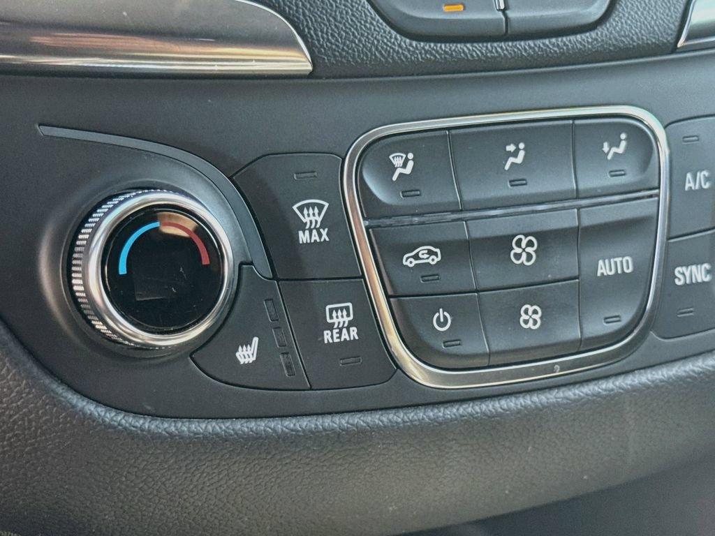 Used 2022 Chevrolet Equinox LT FWD image 19