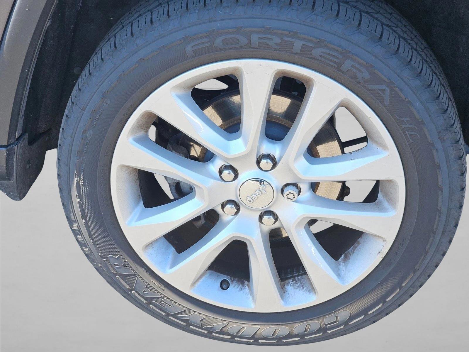 Used 2017 Jeep Grand Cherokee Limited AWD/4WD image 13