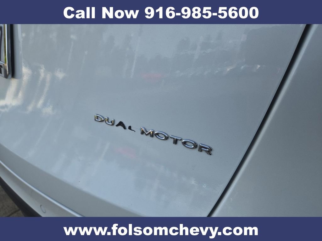 Used 2022 Tesla Model Y Long Range AWD/4WD image 32