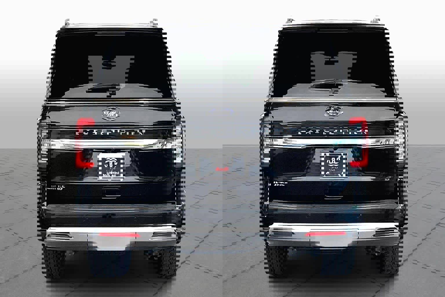 Used 2023 Ford Expedition Limited image 8