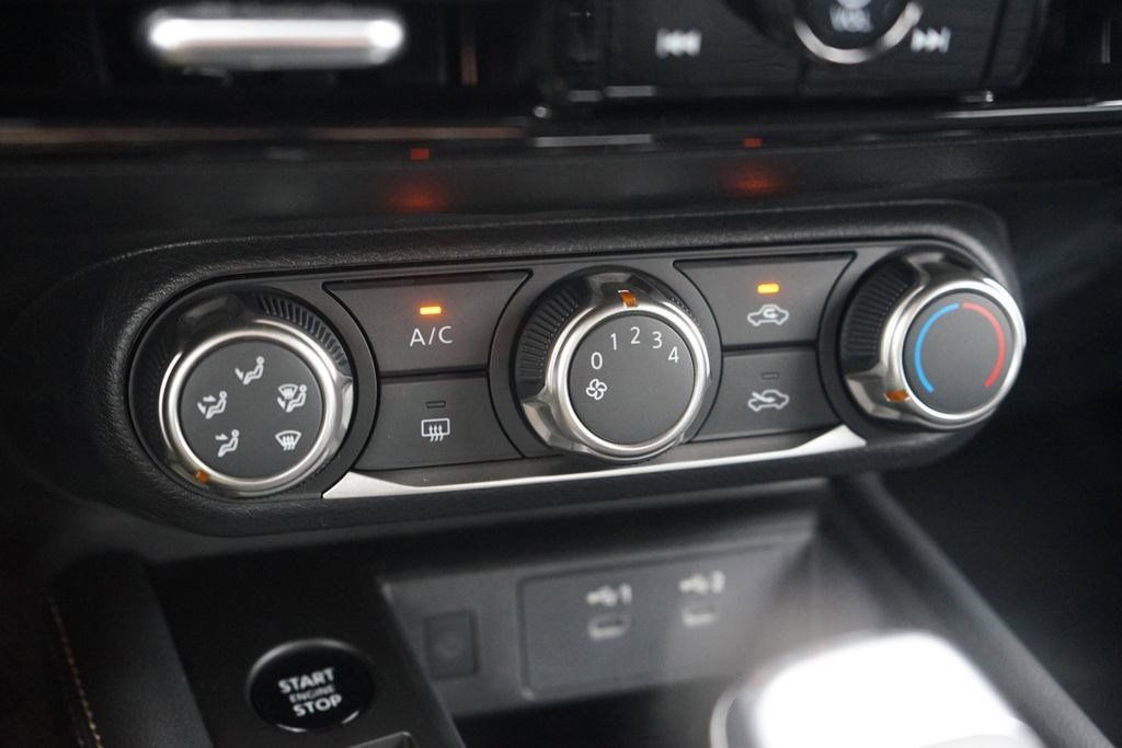 Used 2025 Nissan Kicks SV image 18