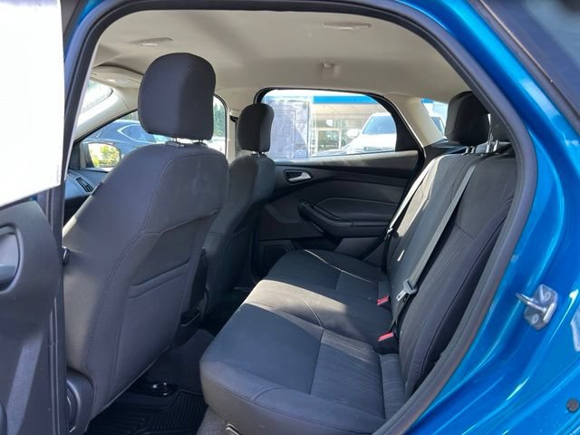 Used 2016 Ford Focus SE w/ SE Cold Weather Package FWD image 12