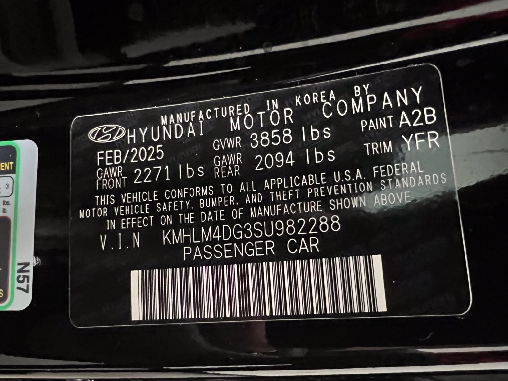 Used 2025 Hyundai Elantra Sport FWD image 33