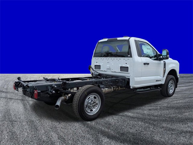 New 2026 Ford F350 XL w/ XL Chrome Package image 4