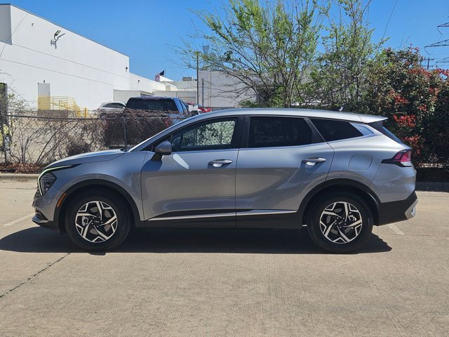 Used 2025 Kia Sportage LX image 9