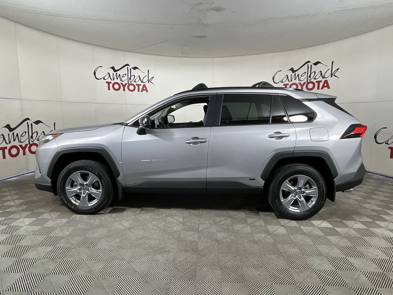 New 2025 Toyota RAV4 LE image 4