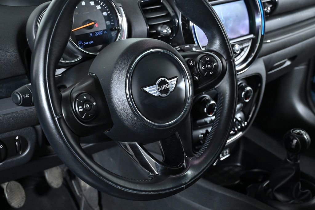 Used 2018 MINI Cooper Clubman image 11
