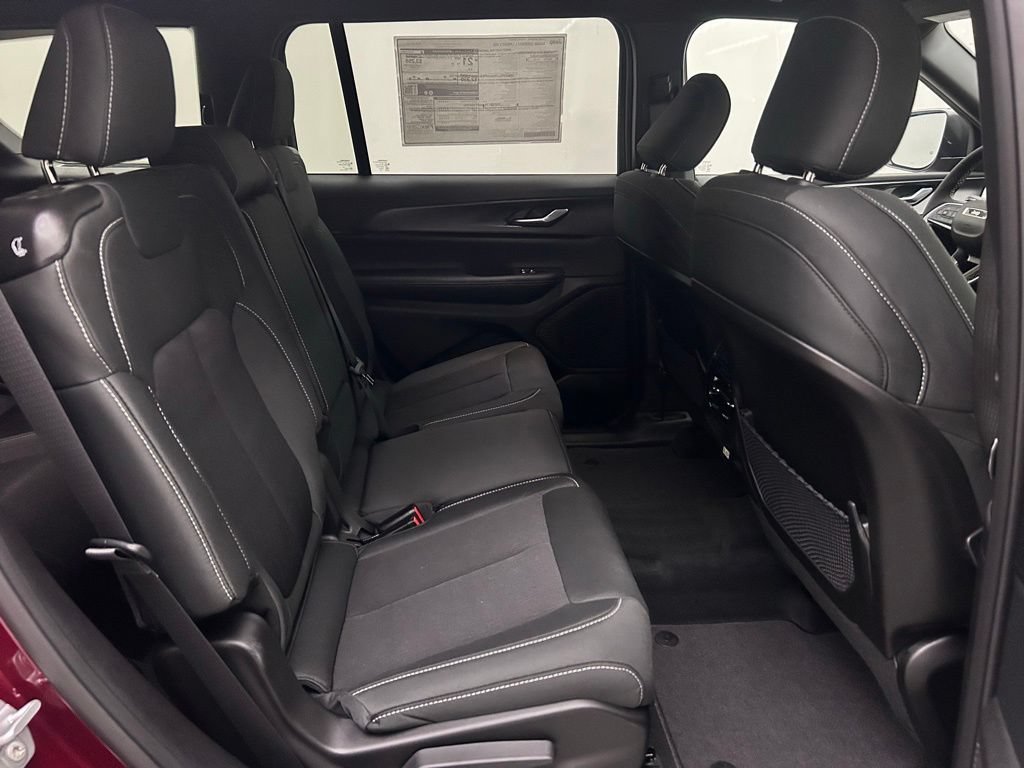 New 2026 Jeep Grand Cherokee L 4WD image 17