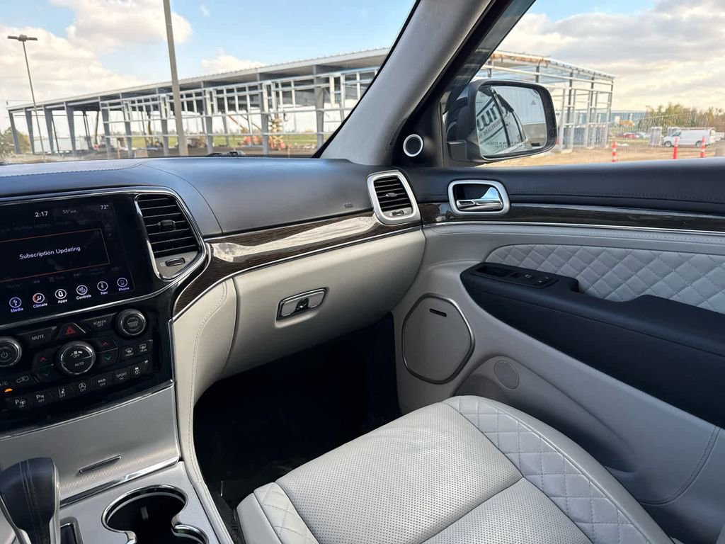 Used 2019 Jeep Grand Cherokee Summit AWD/4WD image 20