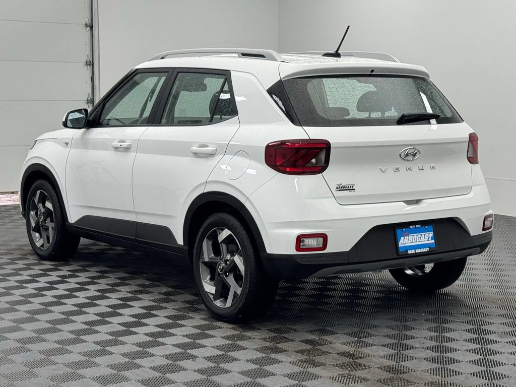 Used 2025 Hyundai Venue SEL FWD image 10