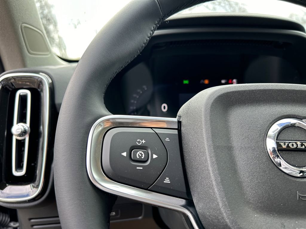 New 2026 Volvo XC40 B5 Plus w/ Climate Package AWD/4WD image 13