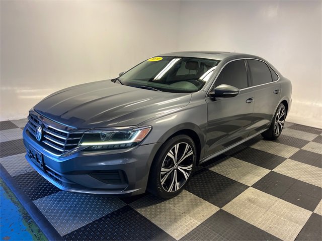 Used 2021 Volkswagen Passat 2.0T SE image 3