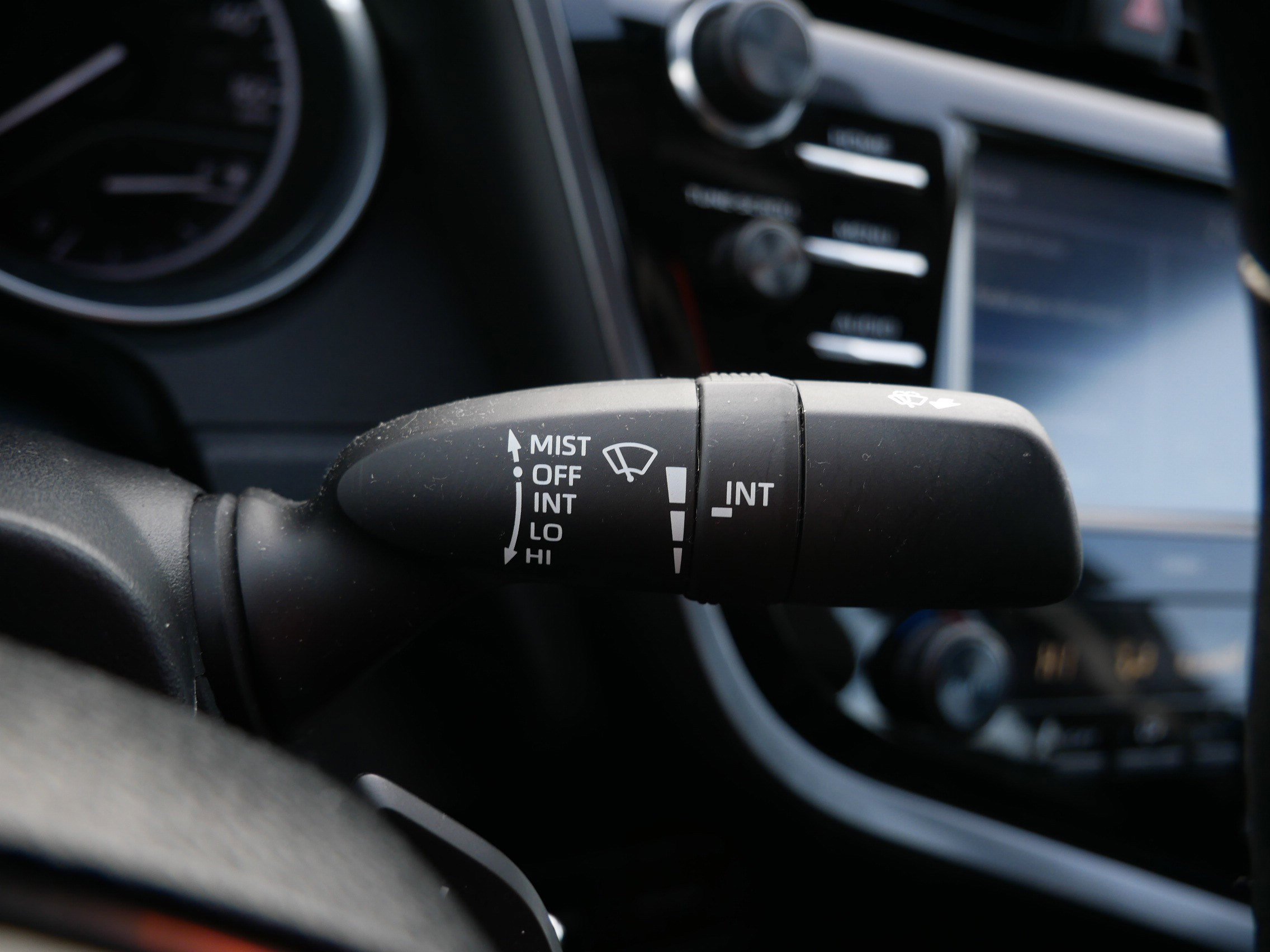 Used 2020 Toyota Camry SE image 30