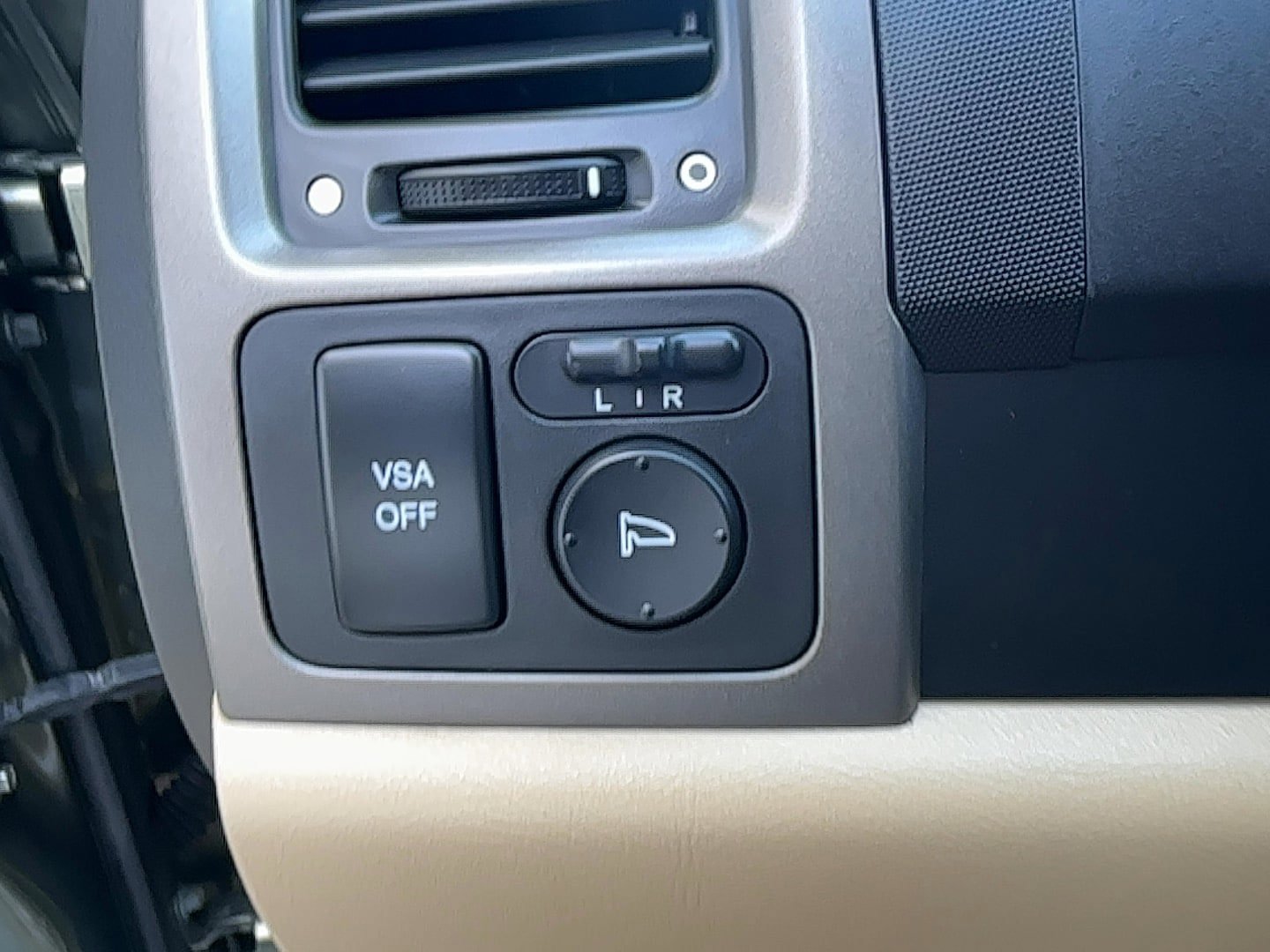 Used 2008 Honda CR-V EX-L image 12