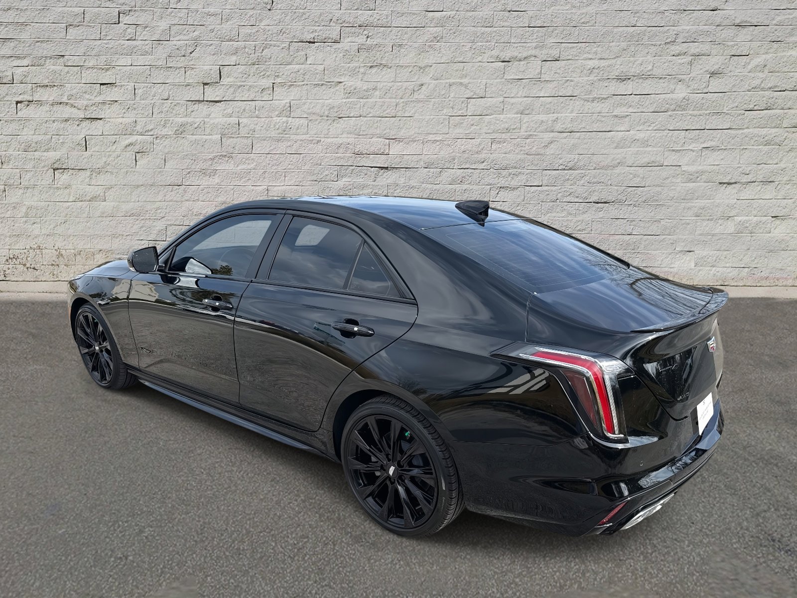Used 2025 Cadillac CT4 V w/ LPO, ONYX Package image 7