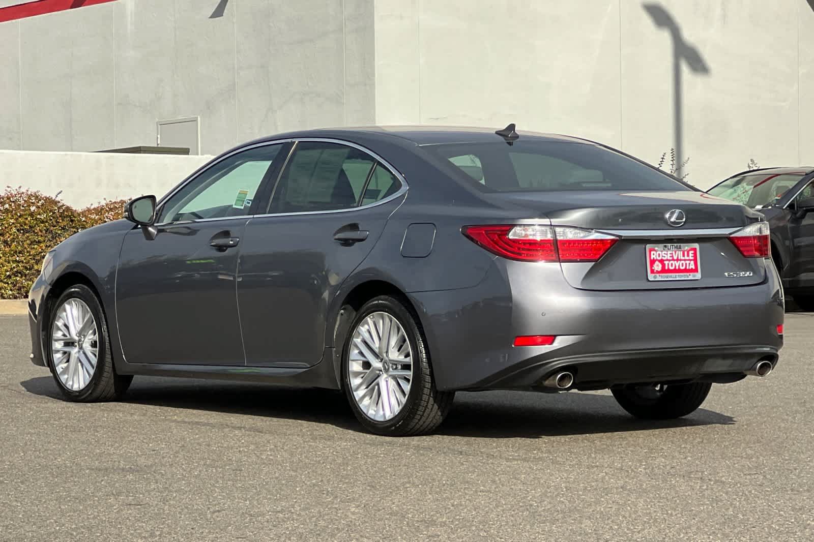 Used 2014 Lexus ES 350 w/ Luxury Package FWD image 7