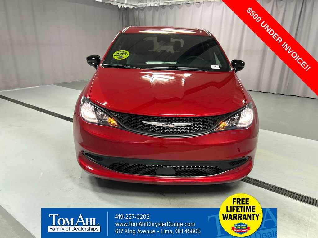 New 2026 Chrysler Voyager LX image 2