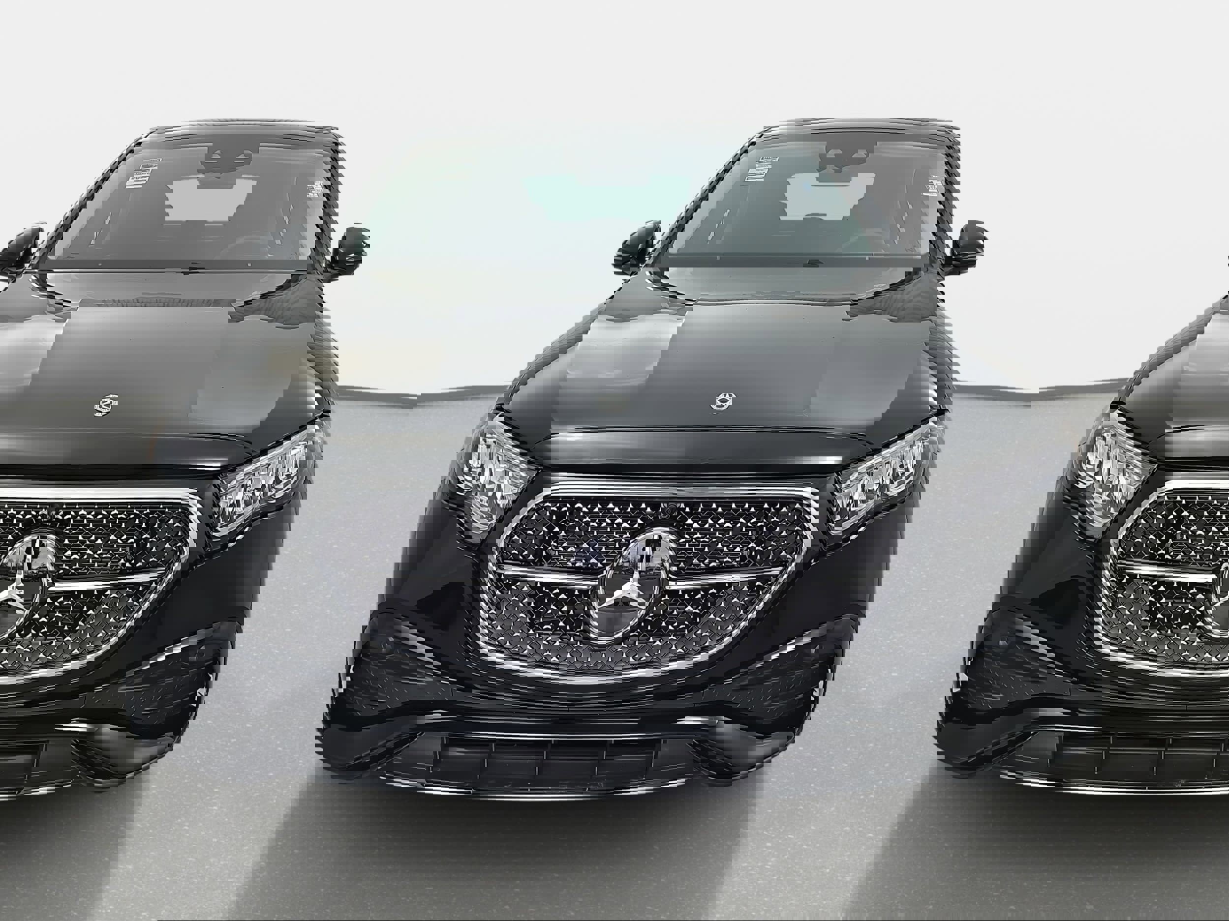 Used 2025 Mercedes-Benz E 350 4MATIC Sedan image 2