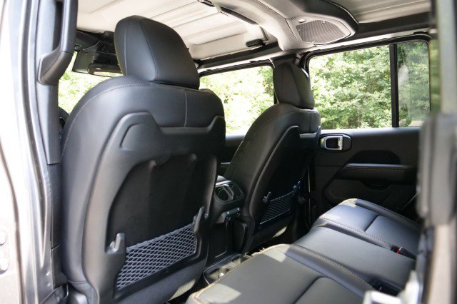 Used 2025 Jeep Gladiator Sport image 32