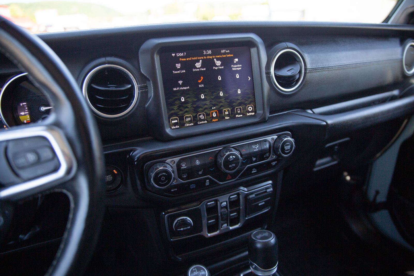Used 2023 Jeep Wrangler Unlimited Sahara w/ Cold Weather Group AWD/4WD image 14
