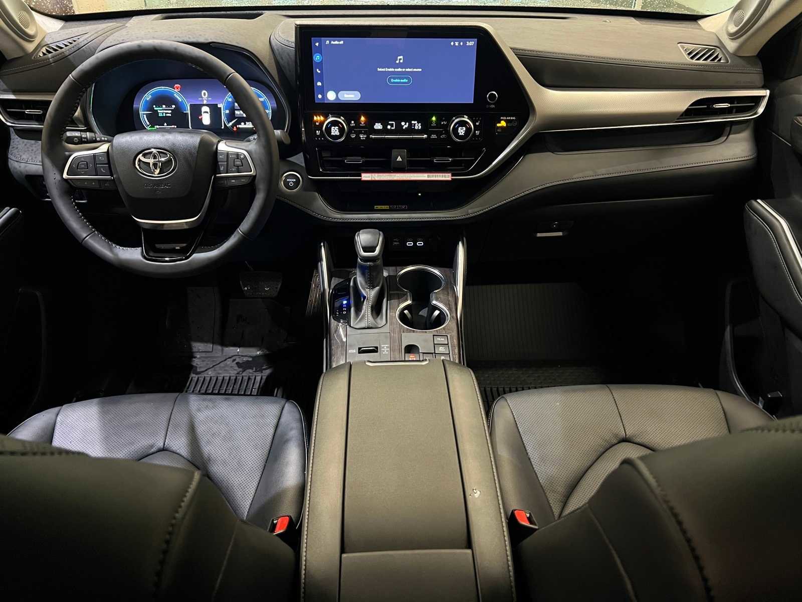 Certified 2025 Toyota Highlander Platinum image 10