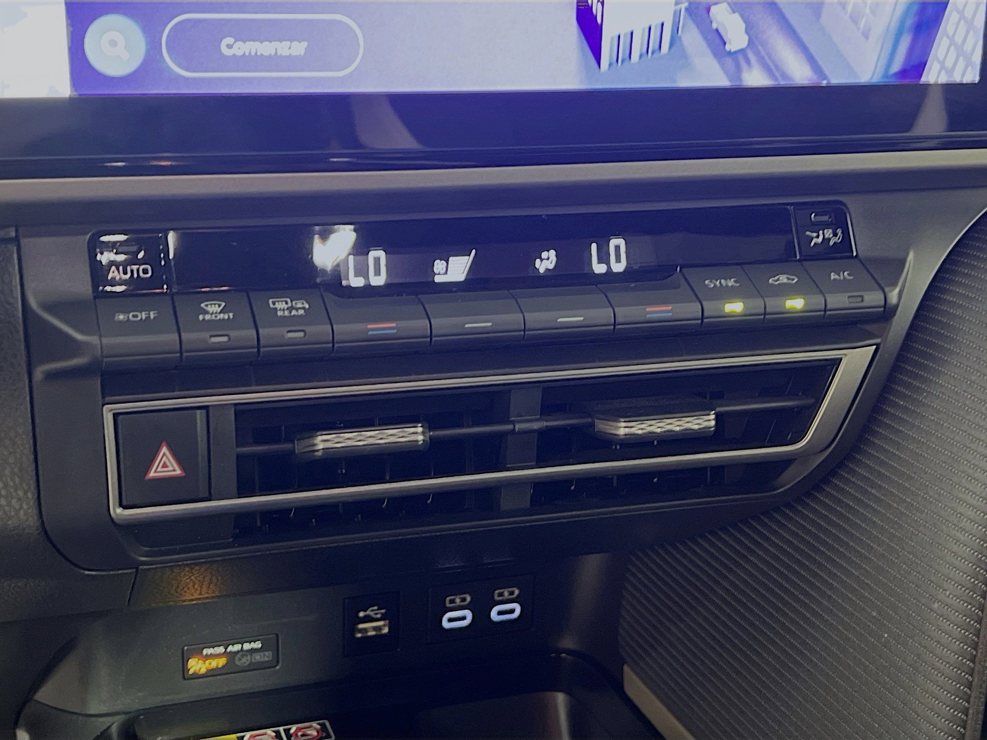 Used 2025 Toyota Camry SE w/ Multimedia Upgrade Package image 26