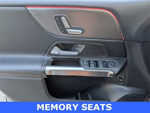 Used 2021 Mercedes-Benz GLB 250 image 7