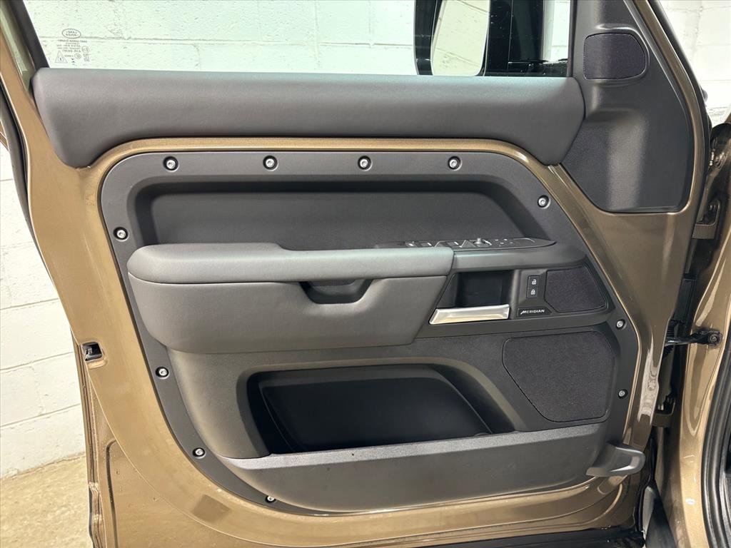 Used 2026 Land Rover Defender 110 S image 25