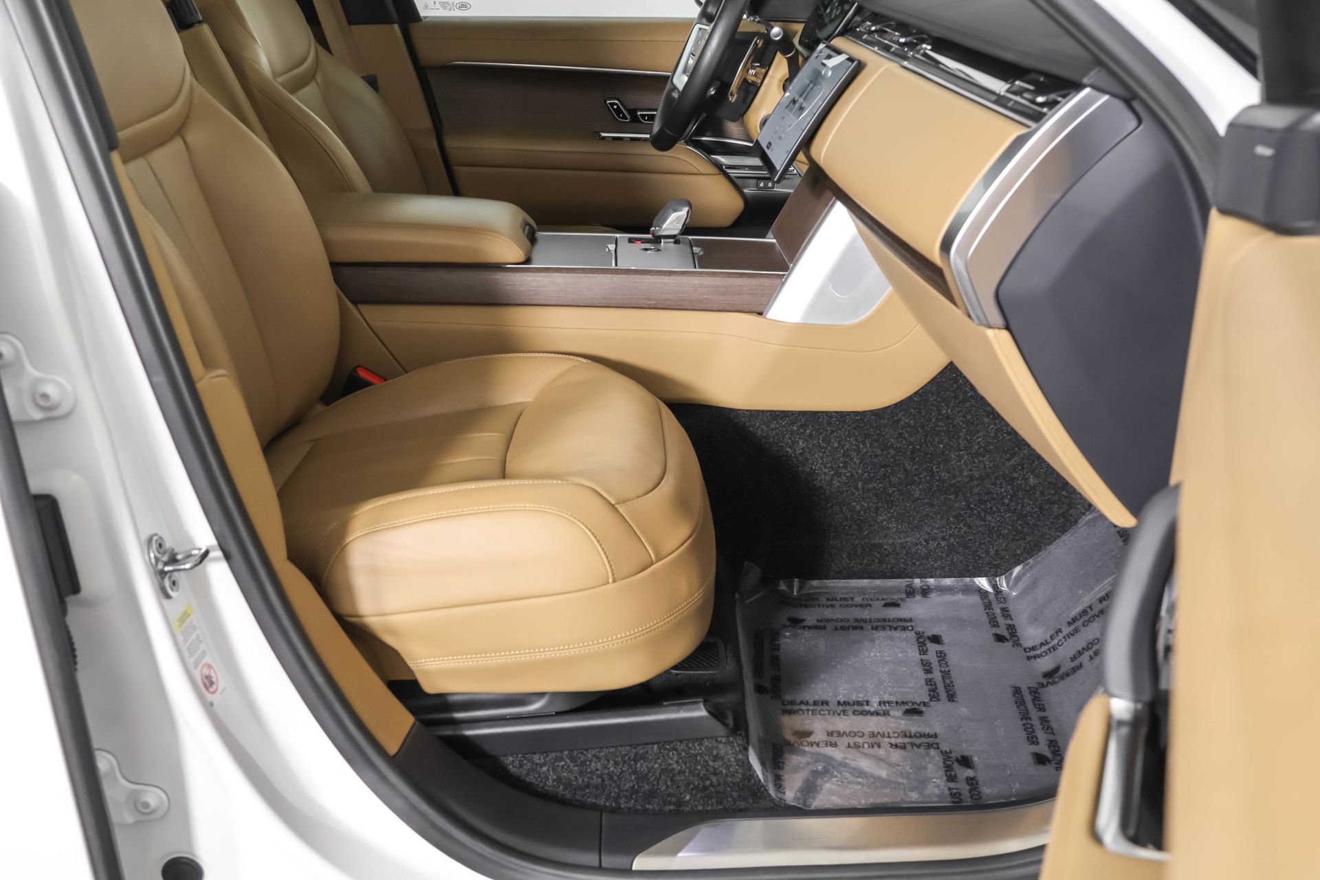 Used 2024 Land Rover Range Rover Long Wheelbase SE image 48