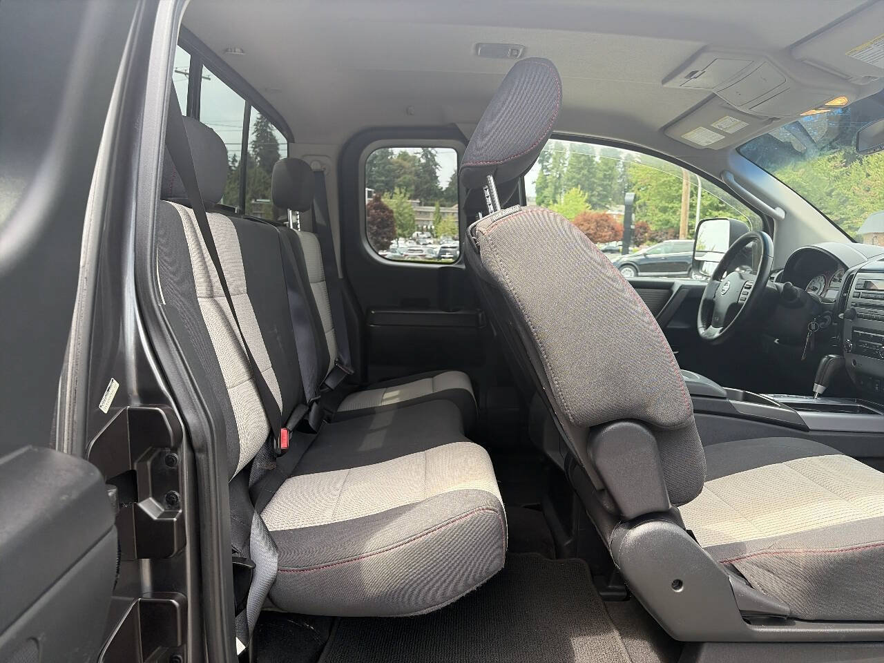 Used 2011 Nissan Titan PRO-4X AWD/4WD image 18