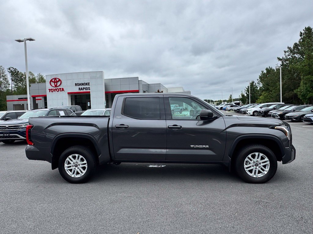 Used 2022 Toyota Tundra SR5 AWD/4WD image 9