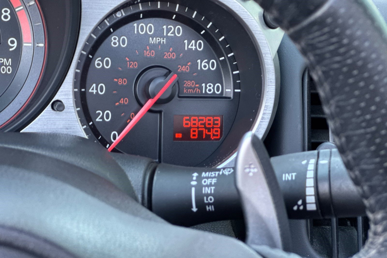 Used 2014 Nissan 370Z Roadster RWD image 28