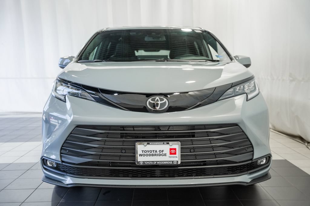 New 2026 Toyota Sienna XLE Woodland Edition AWD/4WD image 2