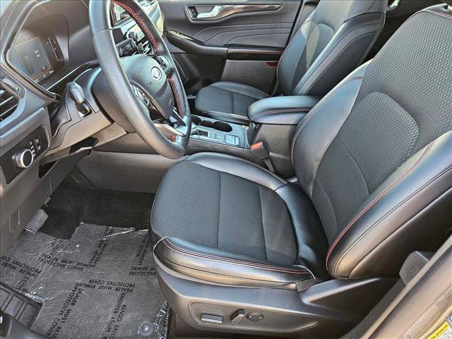 Used 2025 Ford Escape ST-Line image 15