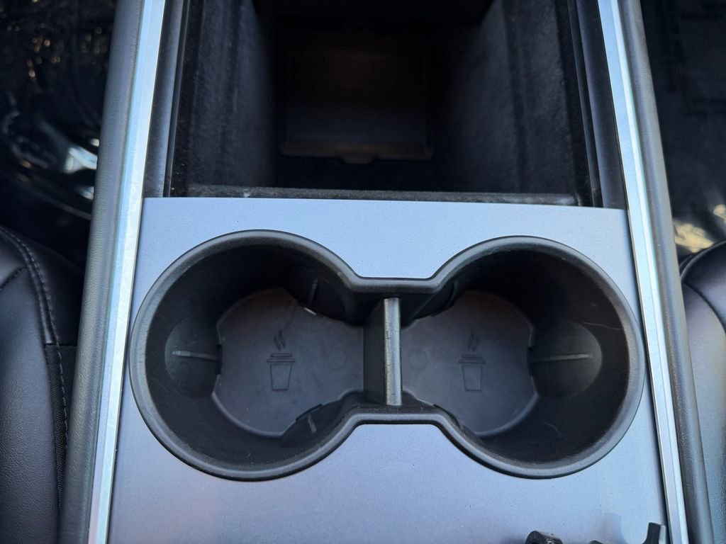 Used 2021 Tesla Model Y Performance image 17