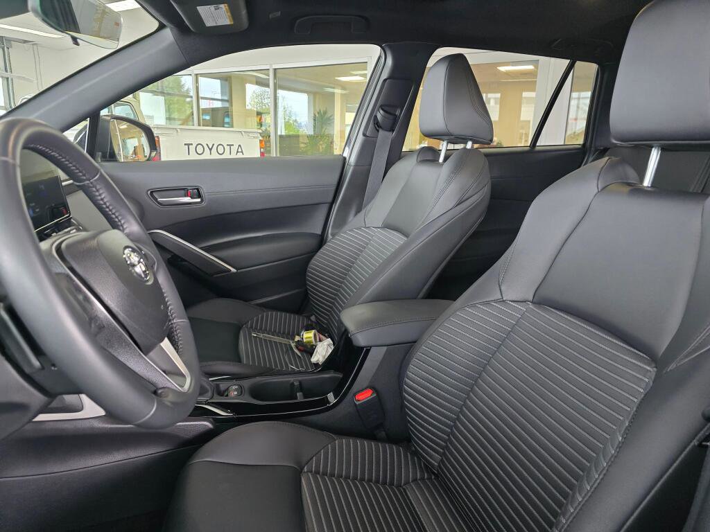Used 2025 Toyota Corolla Cross AWD Hybrid w/ Convenience Package image 23