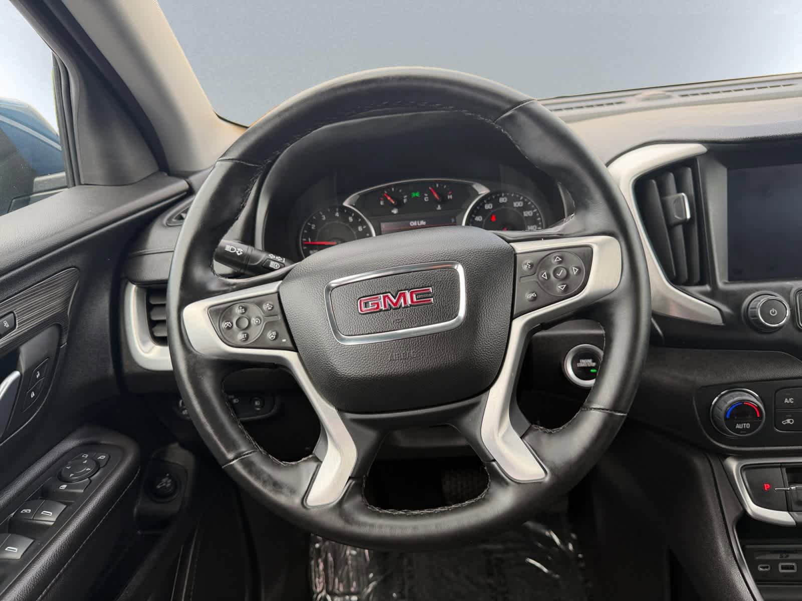 Used 2024 GMC Terrain SLT AWD/4WD image 17