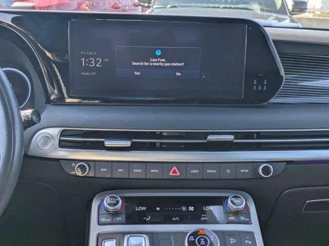 Used 2024 Hyundai Palisade Calligraphy image 16