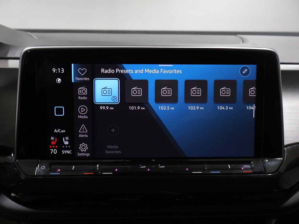 Used 2025 Volkswagen Atlas Cross Sport SE image 23