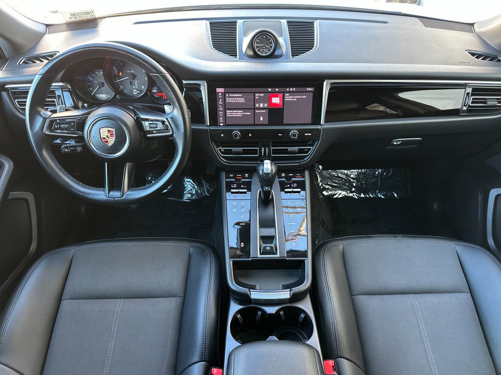 Used 2024 Porsche Macan image 15