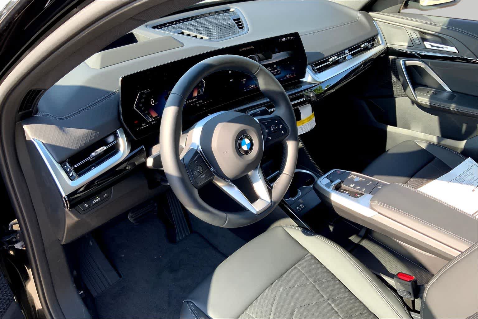 New 2025 BMW X2 xDrive28i w/ Technology Package AWD/4WD image 8