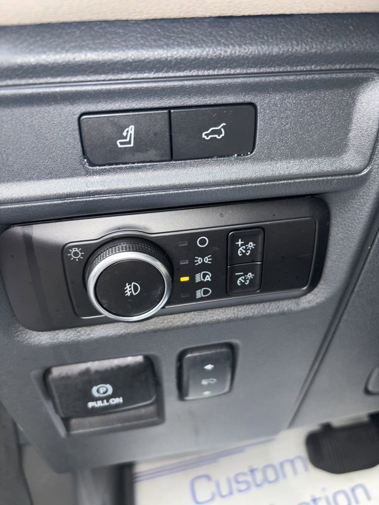 Used 2024 Ford Expedition Limited image 31