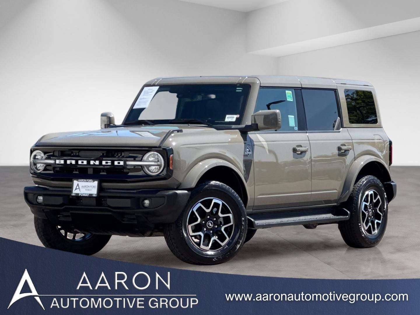 Used 2025 Ford Bronco Outer Banks AWD/4WD image 1