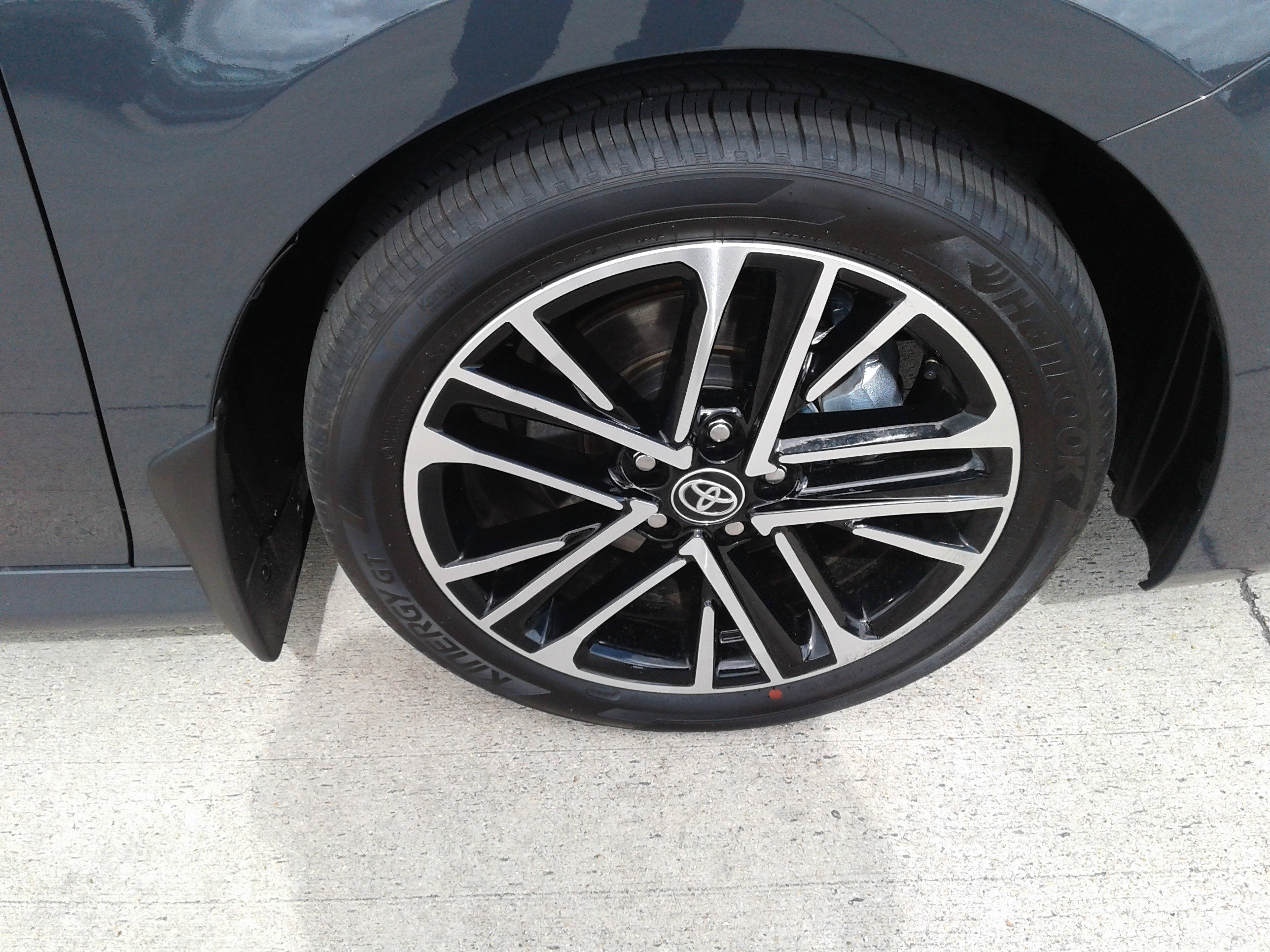 Used 2026 Toyota Camry XLE image 9