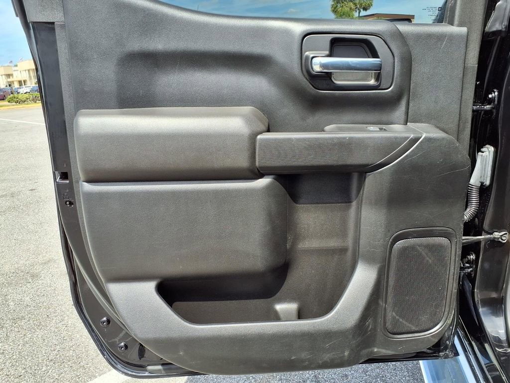 Used 2022 Chevrolet Silverado 1500 Custom w/ Safety Confidence Package AWD/4WD image 18